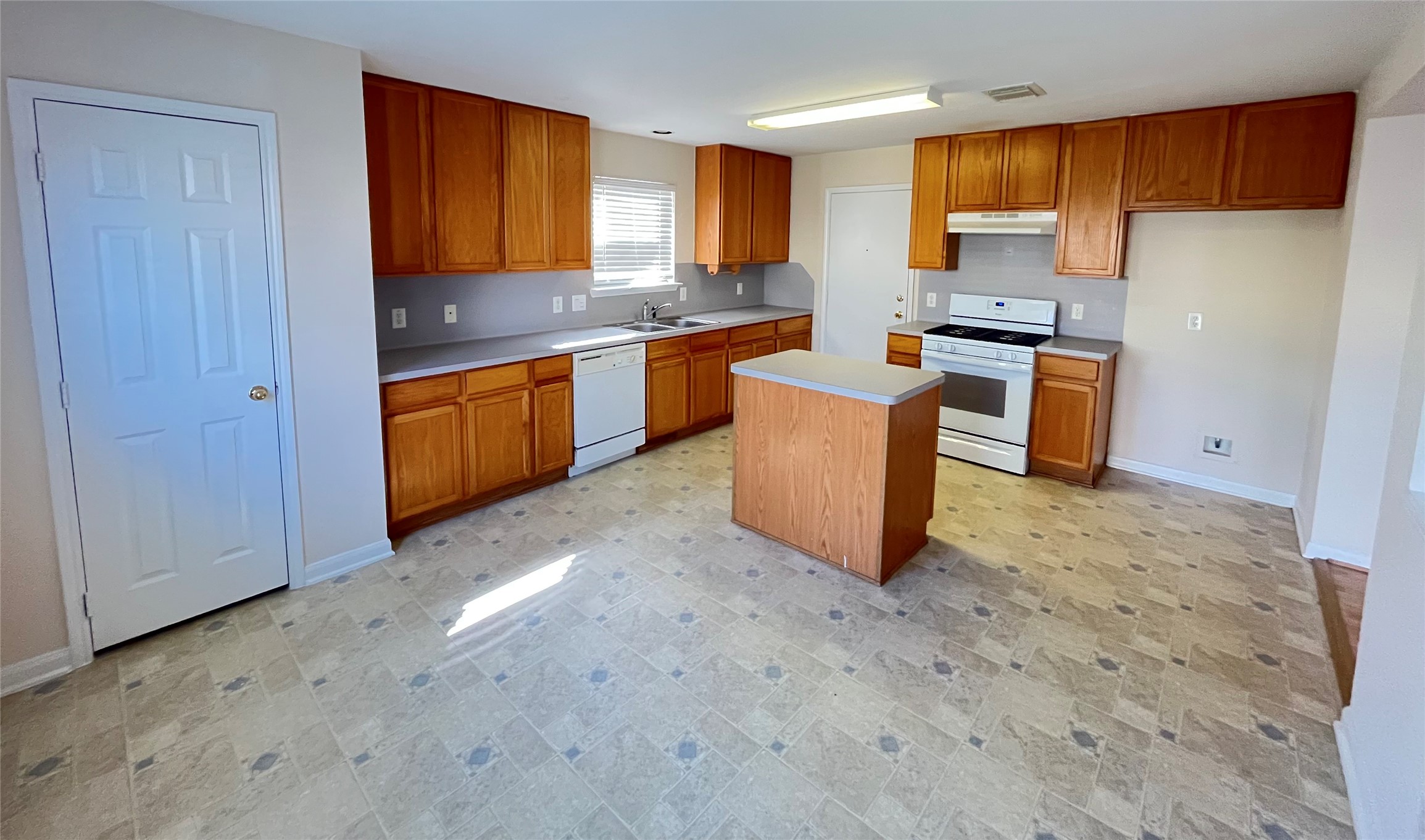 29546 South Legends Bend Drive Spring, TX 77386 - Photo 3 of 12