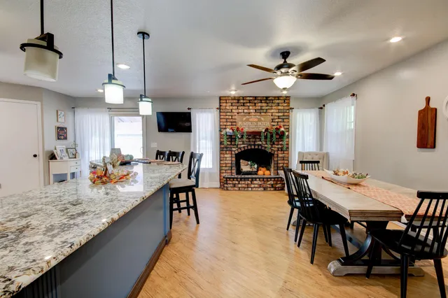 $309,900 | 1200 Oakwood Court, Derby, KS 67037