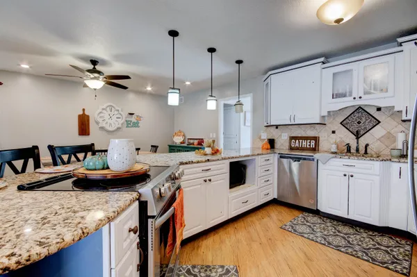 $309,900 | 1200 Oakwood Court, Derby, KS 67037