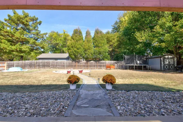 $309,900 | 1200 Oakwood Court, Derby, KS 67037