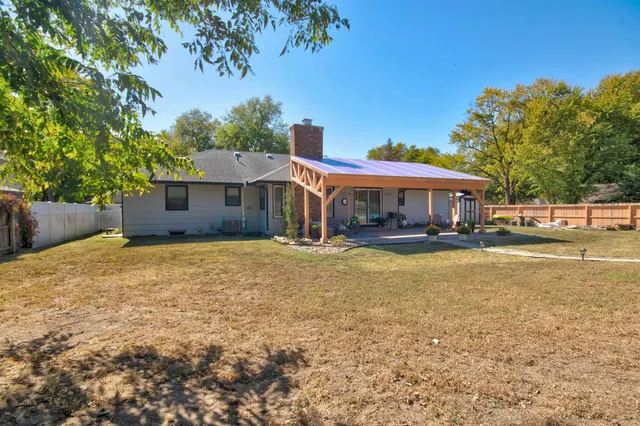 $309,900 | 1200 Oakwood Court, Derby, KS 67037