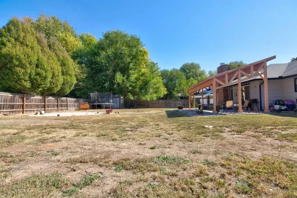 $309,900 | 1200 Oakwood Court, Derby, KS 67037