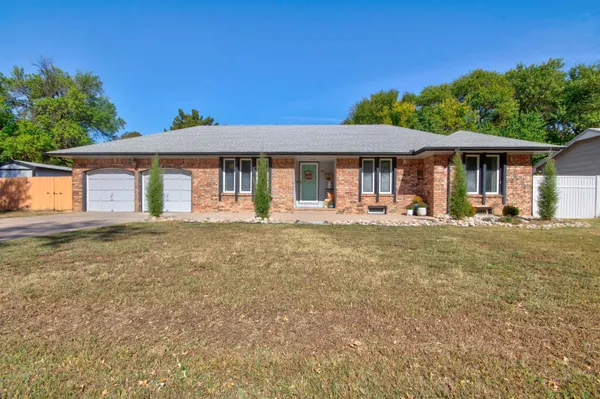 $309,900 | 1200 Oakwood Court, Derby, KS 67037