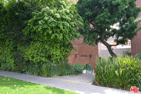 $2,995 | 11750 Sunset Boulevard, Unit 116, Los Angeles, CA 90049