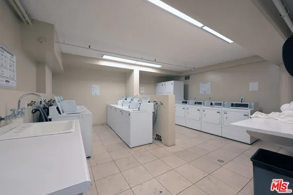 $2,995 | 11750 Sunset Boulevard, Unit 116, Los Angeles, CA 90049