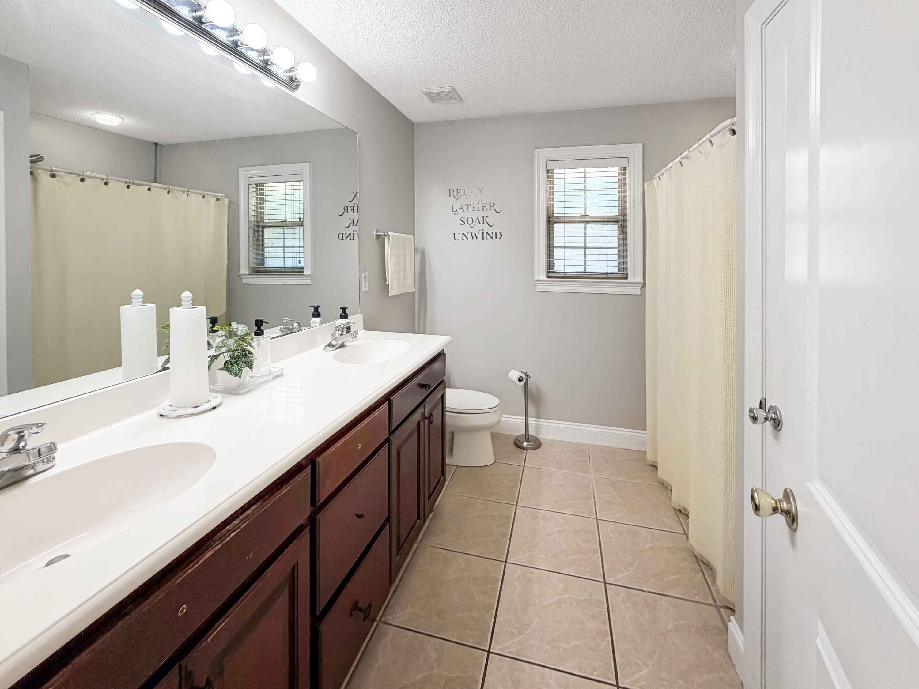 3003 Colonial Circle Crestview, FL 32539 - Photo 19 of 38 IMG_6866