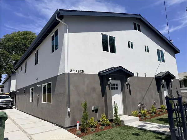 $2,099,000 | 213 East Raymond Street, Compton, CA 90220