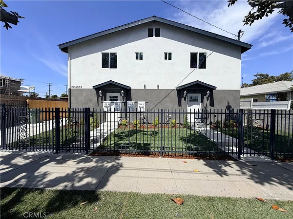 $2,099,000 | 213 East Raymond Street, Compton, CA 90220