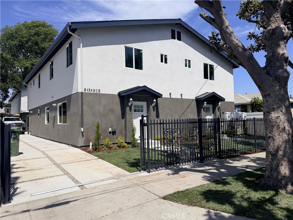 213 East Raymond Street Compton, CA 90220 - Photo 4 of 7