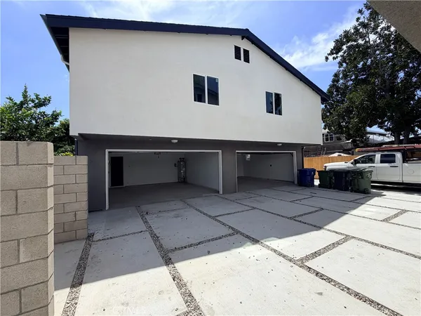 $2,099,000 | 213 East Raymond Street, Compton, CA 90220
