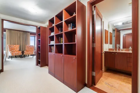 $999,500 | 161 East Chicago Avenue, Unit 33DE, Chicago, IL 60611