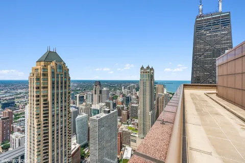 $999,500 | 161 East Chicago Avenue, Unit 33DE, Chicago, IL 60611