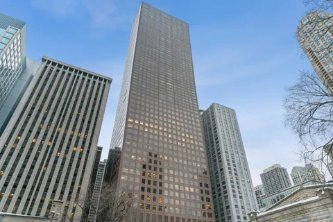 $999,500 | 161 East Chicago Avenue, Unit 33DE, Chicago, IL 60611