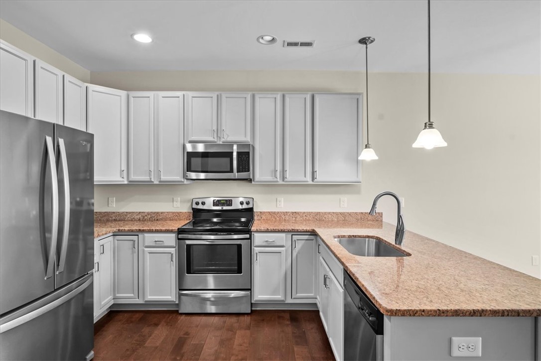 208 Terrace View Way Seneca, SC 29678 - Photo 11 of 30 Gallery Image 11