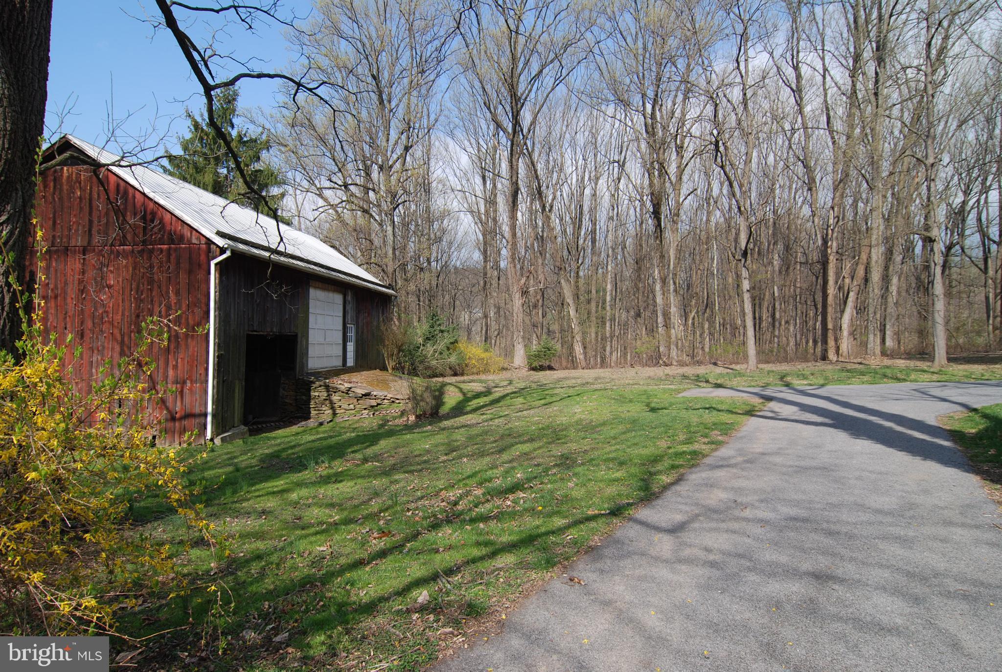 6722 South Clifton Road Frederick, MD 21703 - Photo 21 of 30 a view of a back yard of the house