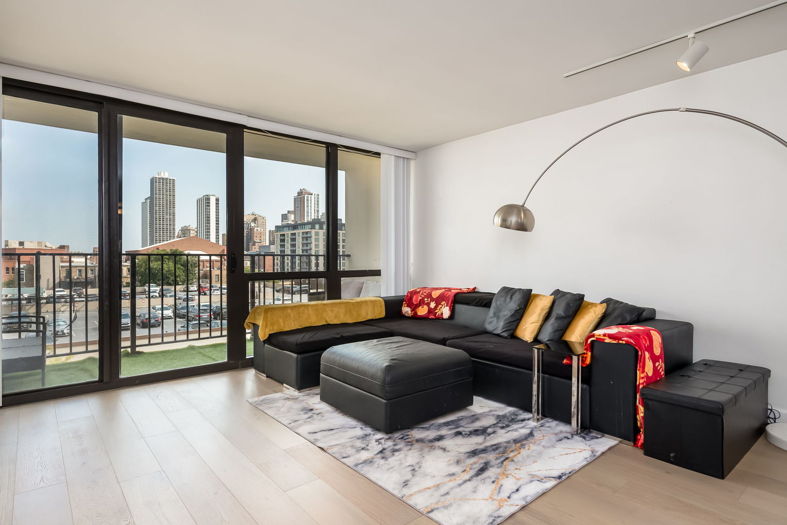 1636 North Wells Street, Unit 615 Chicago, IL 60614 - Photo 11 of 27