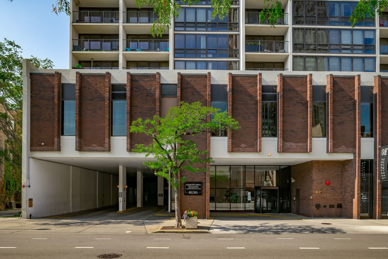 1636 North Wells Street, Unit 615 Chicago, IL 60614 - Photo 2 of 27