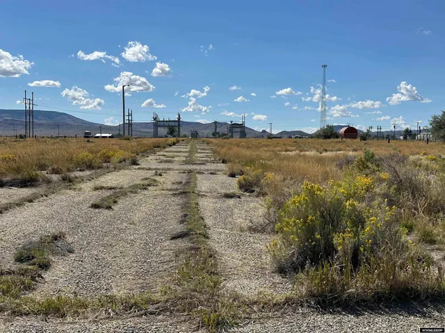 $2,000 | 39 Oregon Trail, Rawlins, WY 82301