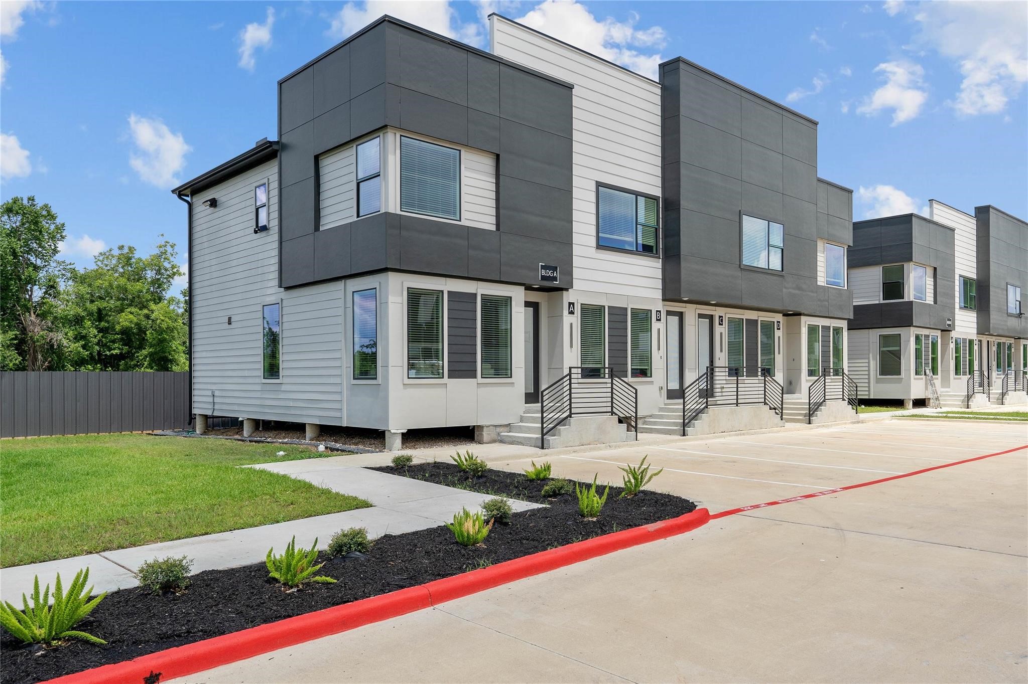 3522 Mansfield Street Houston, TX 77091 - Photo 1 of 12 Villas at Mansfield is a newly constructed community w/ 2-story 2-bedroom homes. Few neighbors and never-lived in units available for immediate move-in!