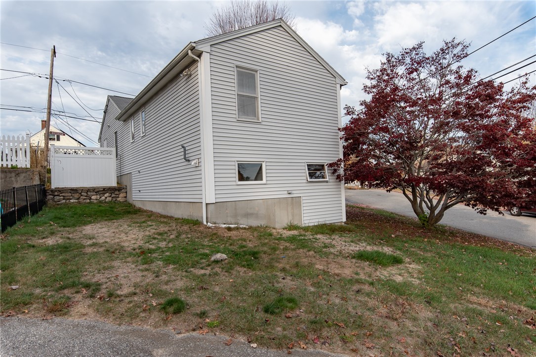 252 Bertenshaw Road Woonsocket, RI 02895 - Photo 25 of 26