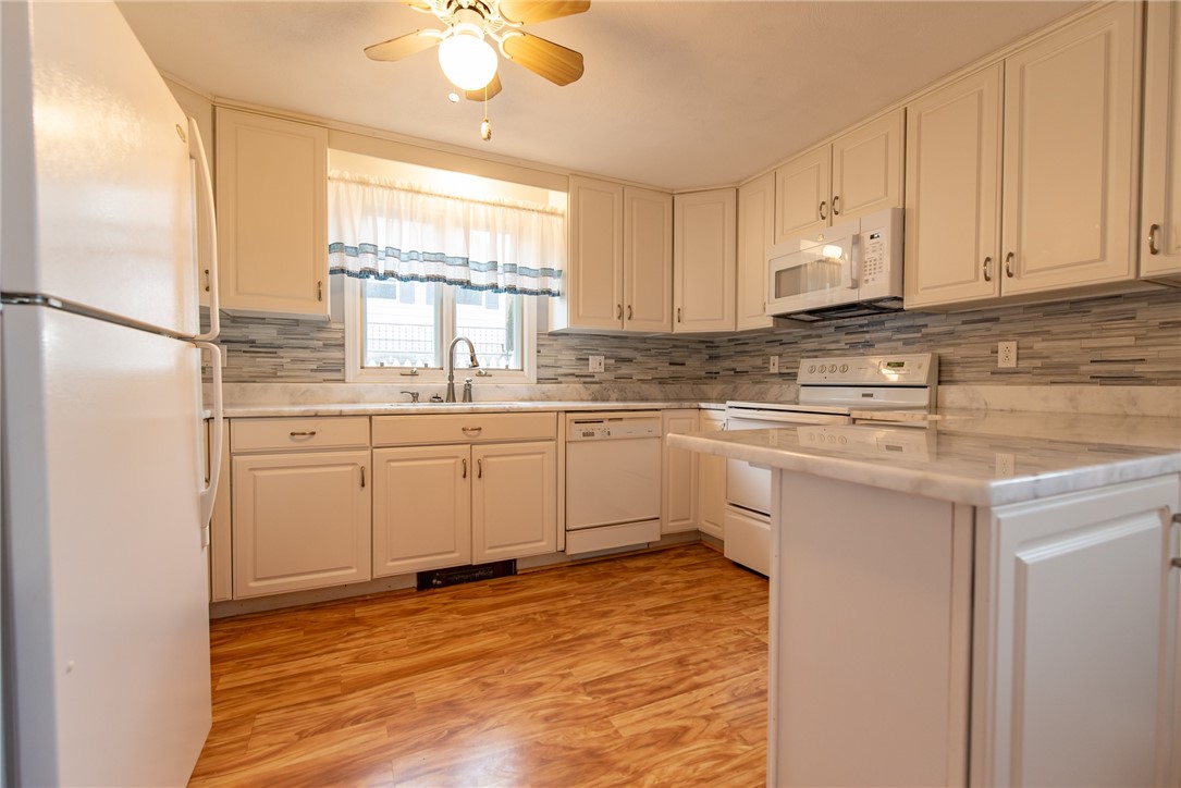 252 Bertenshaw Road Woonsocket, RI 02895 - Photo 3 of 26