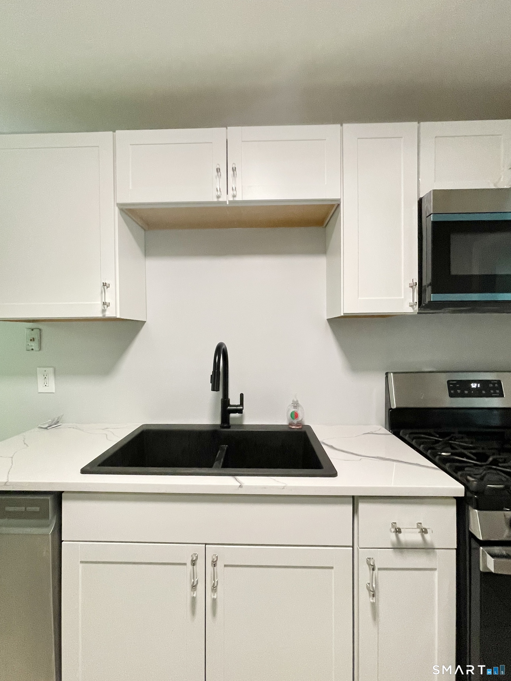 2 Heather Road Hamden, CT 06518 - Photo 10 of 36