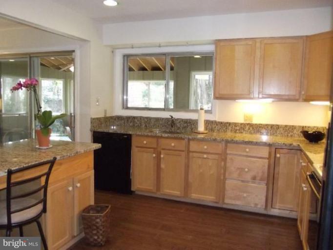 12009 Turf Lane Reston, VA 20191 - Photo 6 of 30 Kitchen #2