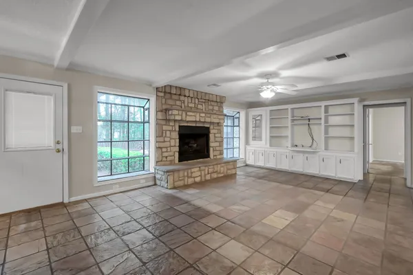 $395,000 | 105 Broken Bough Lane, Conroe, TX 77304