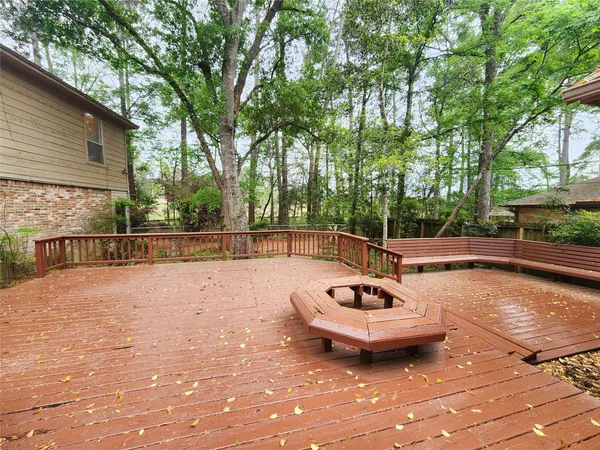 $395,000 | 105 Broken Bough Lane, Conroe, TX 77304