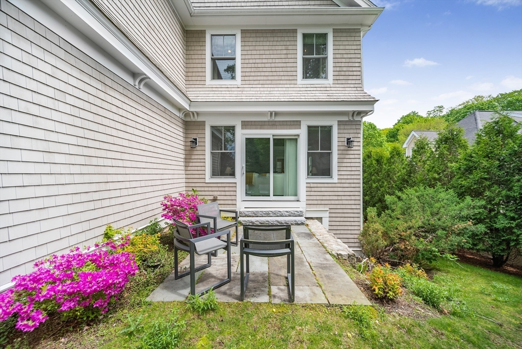 7 Bemis Road Wellesley, MA 02481 - Photo 3 of 36 Gallery Image 3