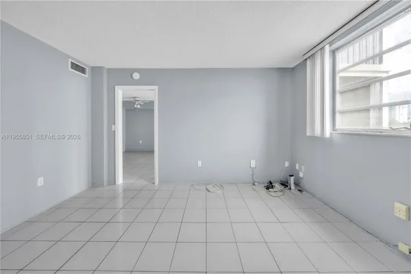 $1,850 | 3030 Marcos Drive, Unit T409, Aventura, FL 33160