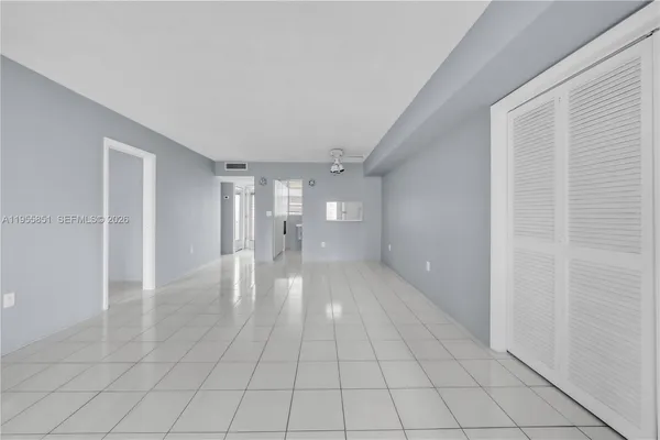 $1,850 | 3030 Marcos Drive, Unit T409, Aventura, FL 33160