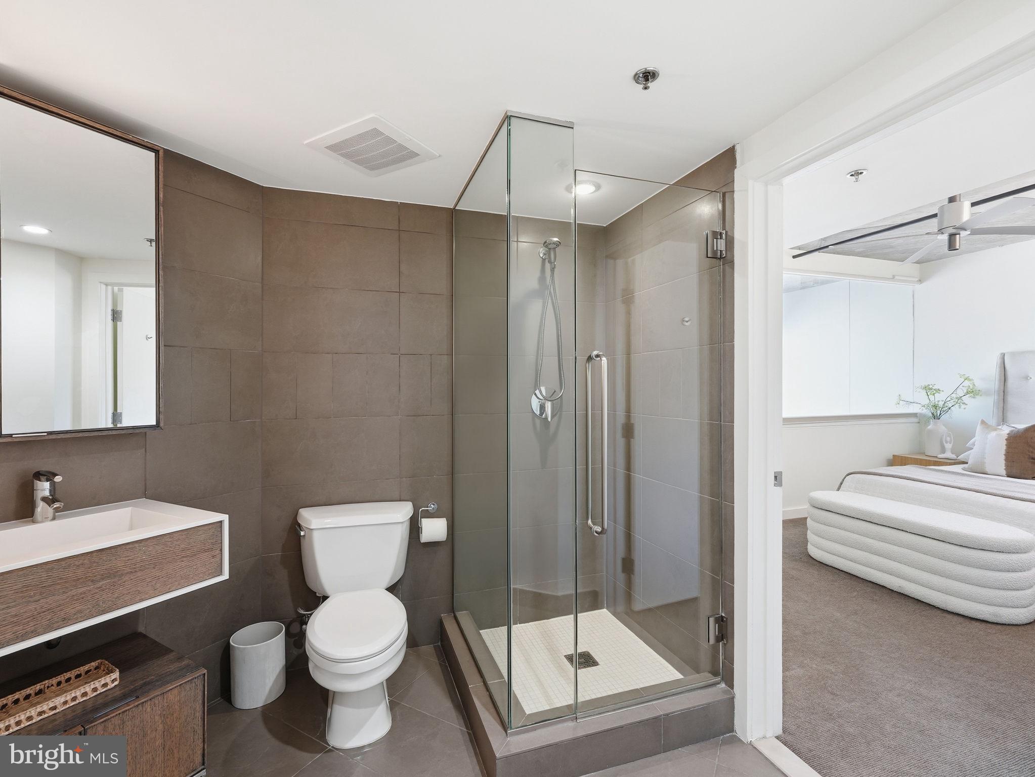 1515 15th Street Northwest, Unit 401 Washington, DC 20005 - Photo 21 of 37 2nd BR En-Suite Bath and Walk-in Closet