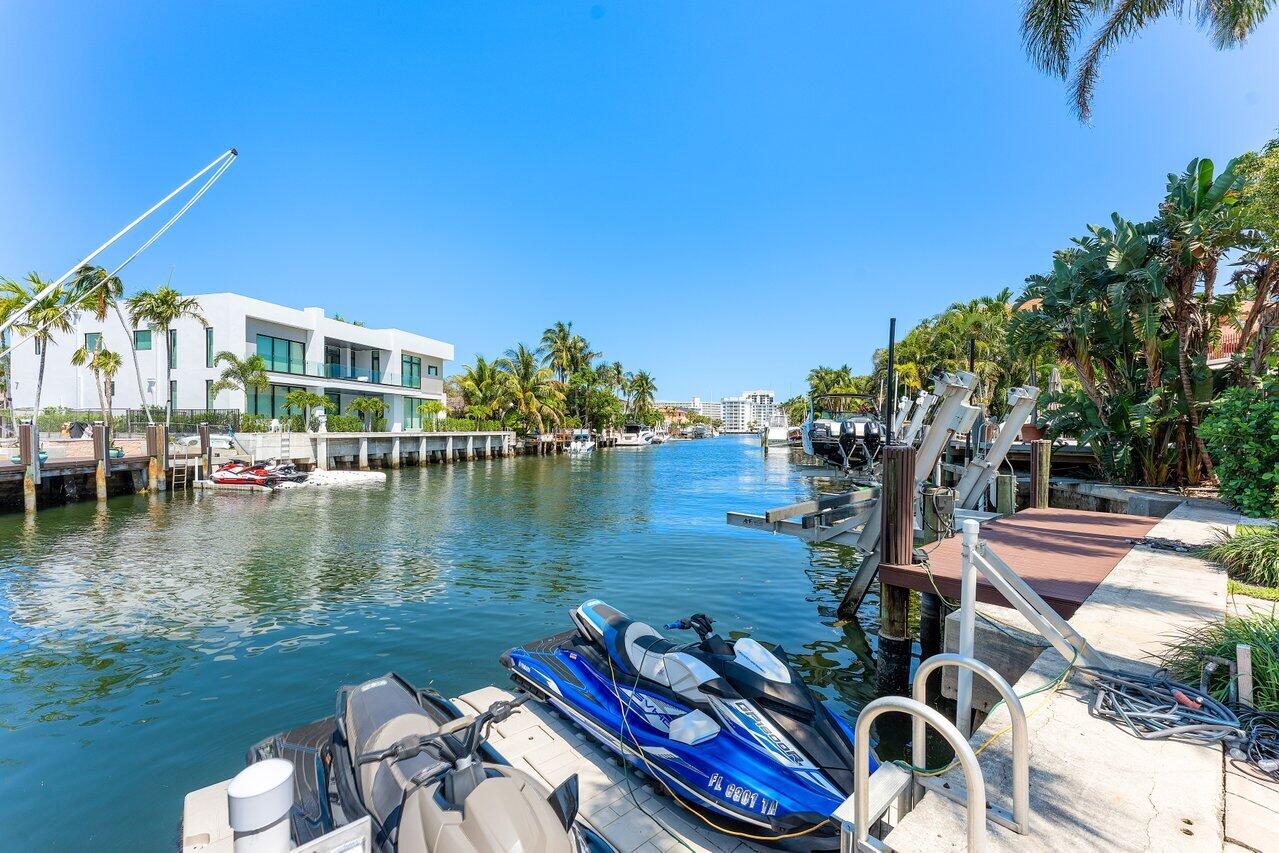 7700 Northeast Spanish Trail Court Boca Raton, FL 33487 - Photo 2 of 30 21