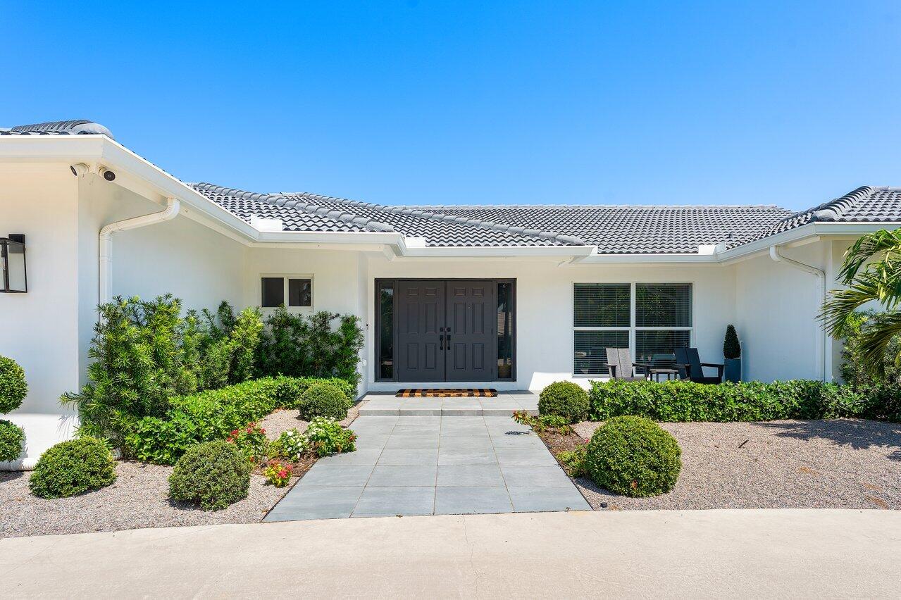 7700 Northeast Spanish Trail Court Boca Raton, FL 33487 - Photo 6 of 30 004-7700NortheastSpanishTrailCourt-BocaR