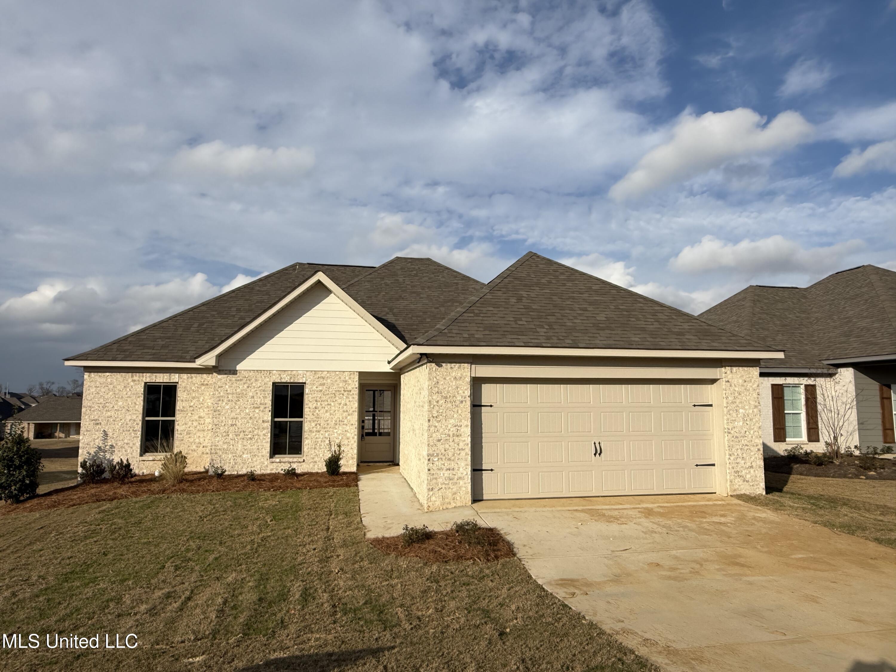 352 Willow Way Canton, MS 39046 - Photo 1 of 10 IMG_8818