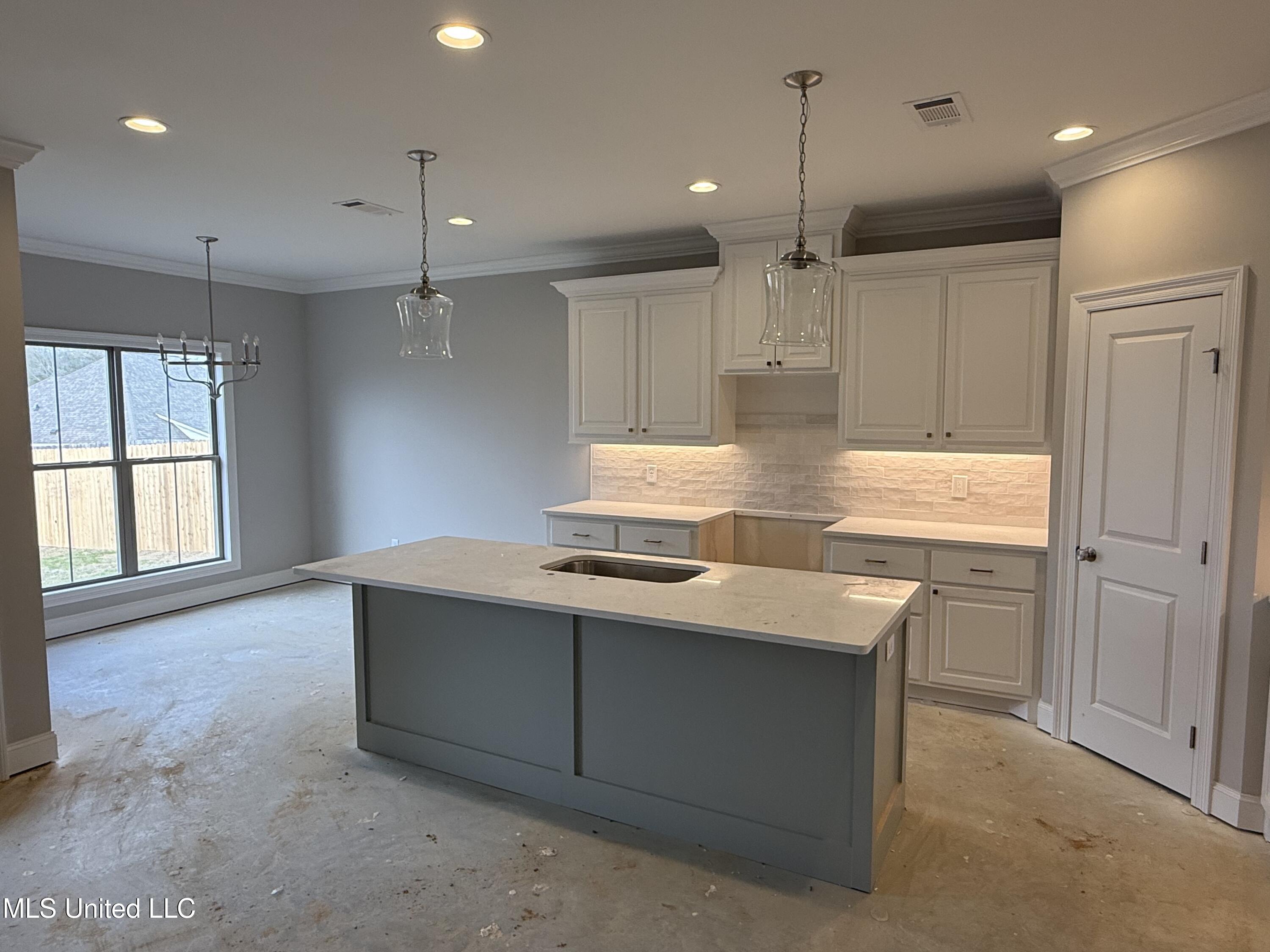 352 Willow Way Canton, MS 39046 - Photo 5 of 10 IMG_8822