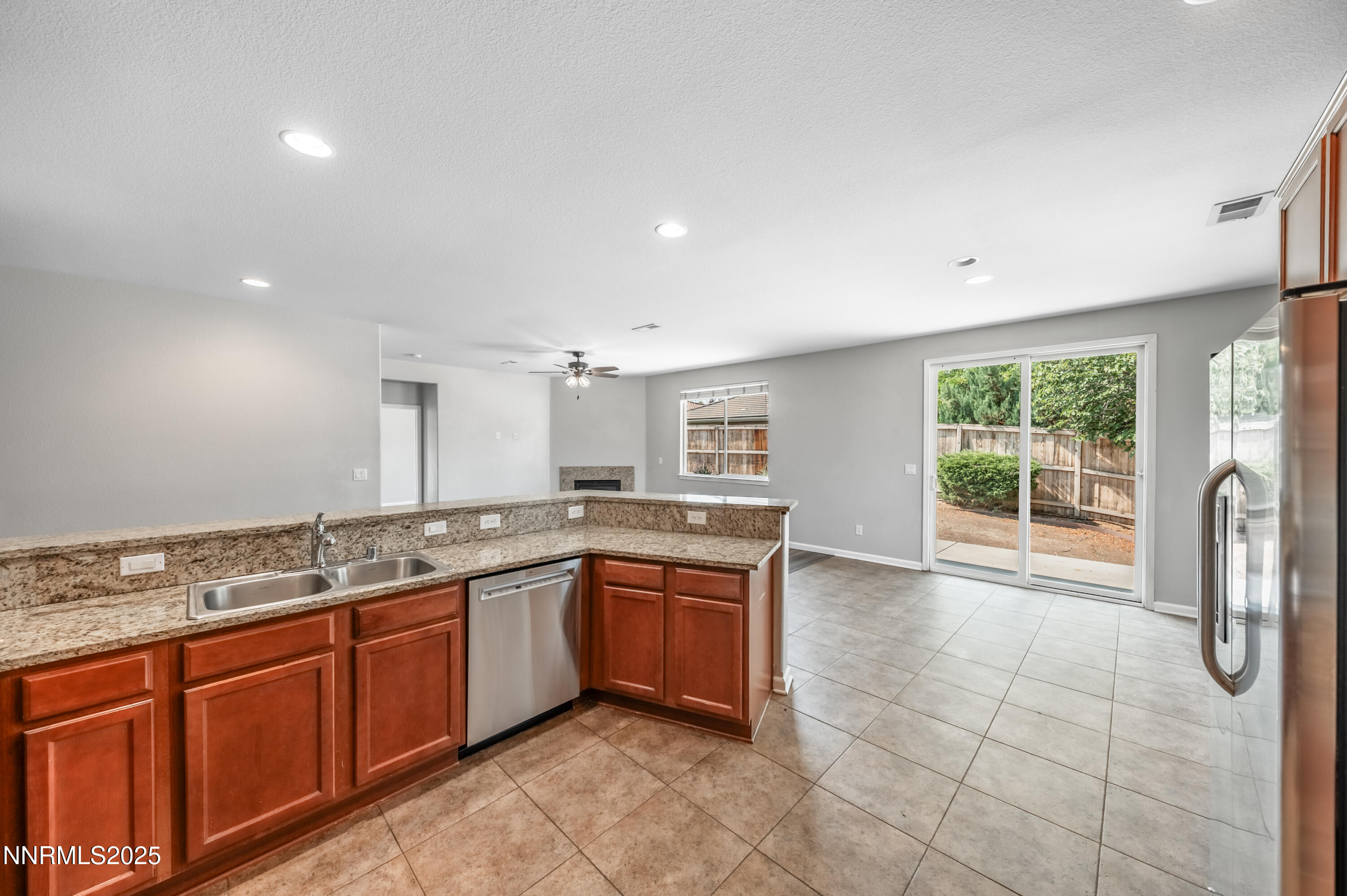 10705 Clear Vista Drive Reno, NV 89521 - Photo 11 of 34 c-1016