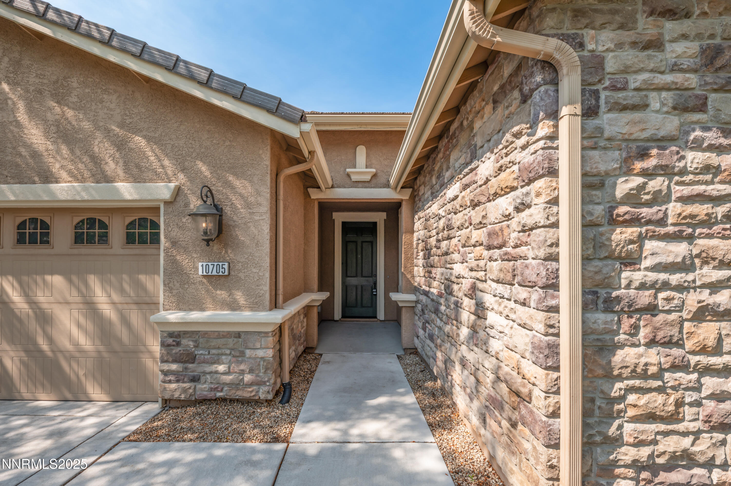 10705 Clear Vista Drive Reno, NV 89521 - Photo 2 of 34 c-1007