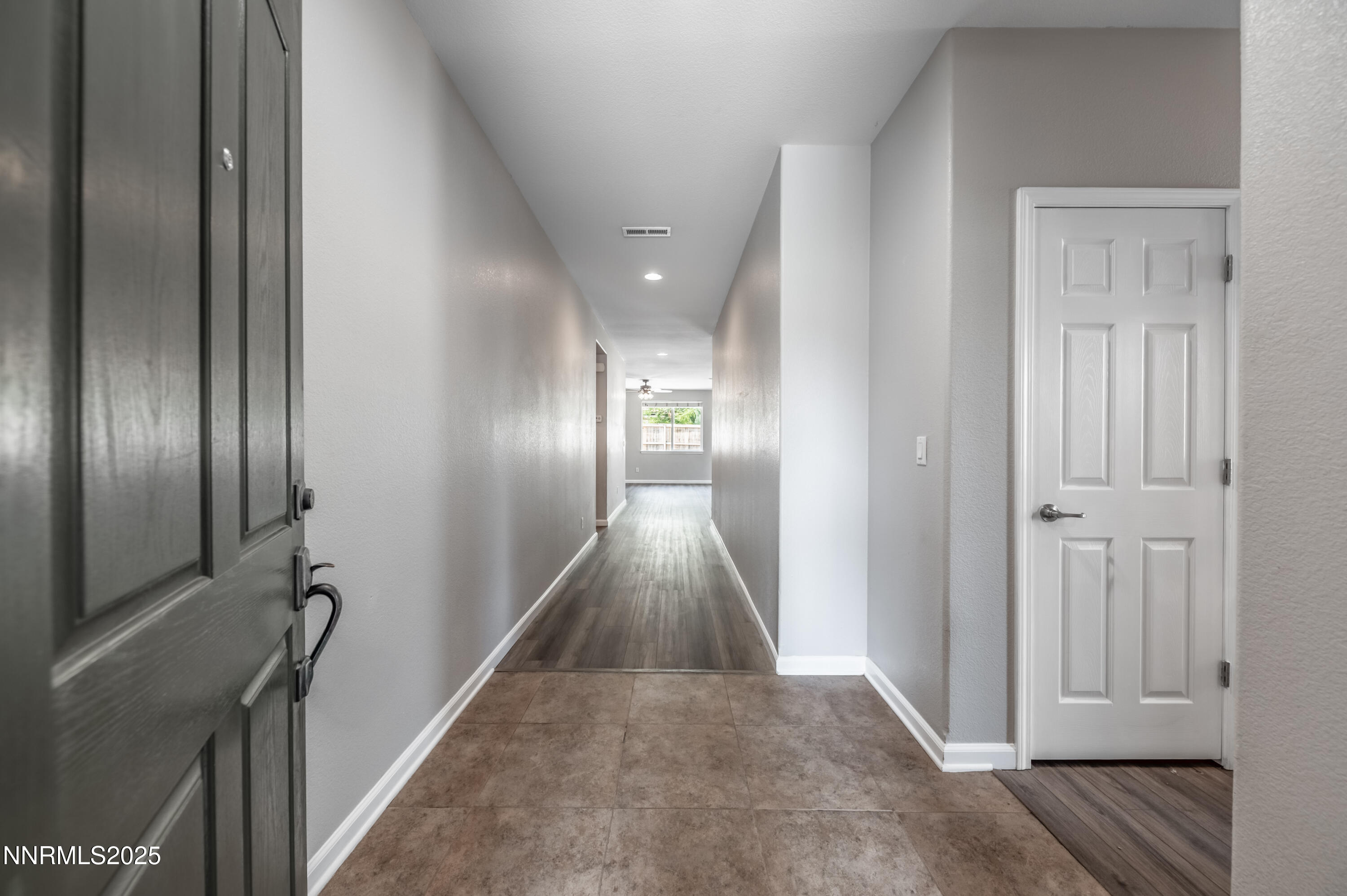 10705 Clear Vista Drive Reno, NV 89521 - Photo 4 of 34 c-1009