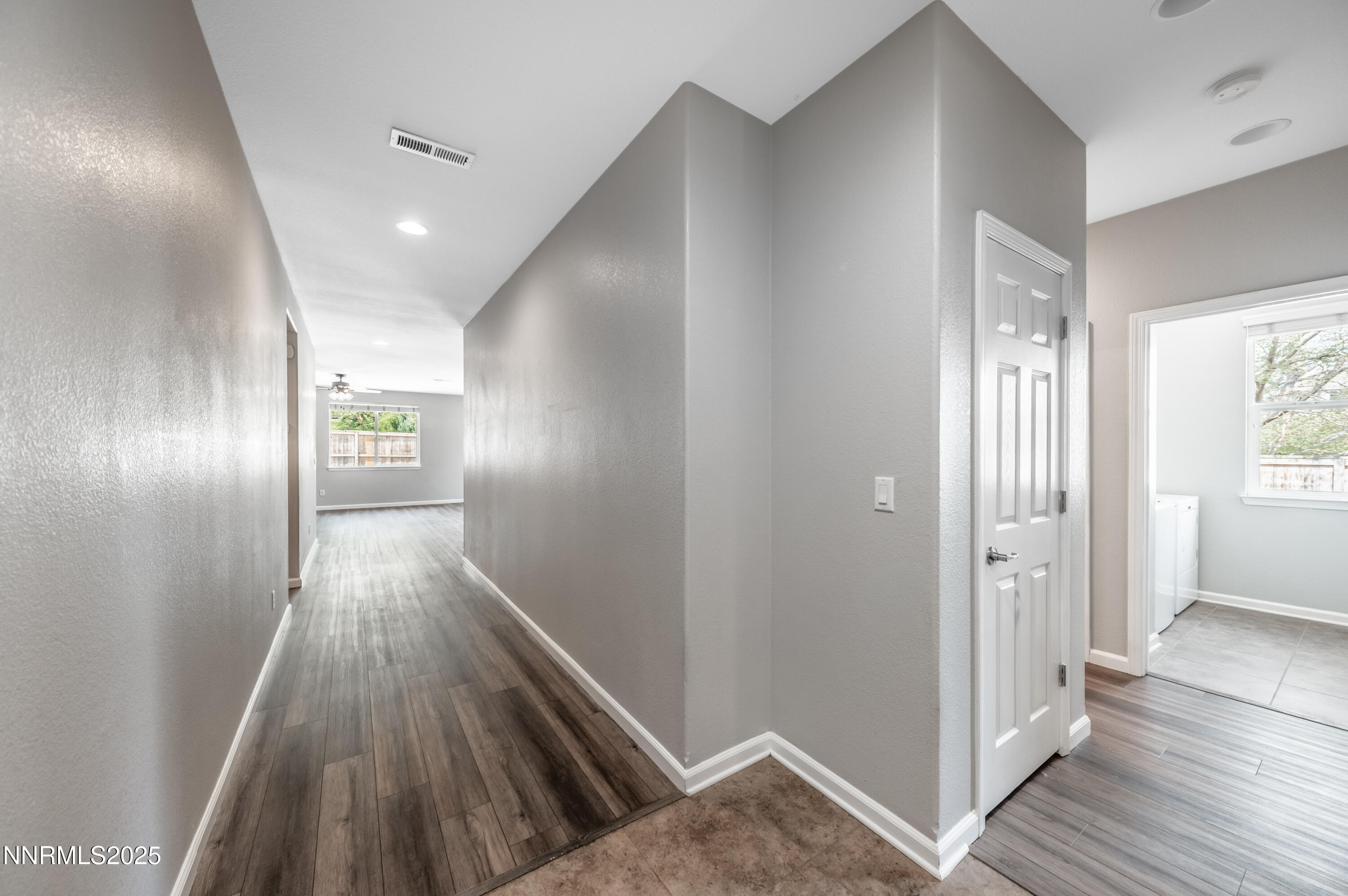 10705 Clear Vista Drive Reno, NV 89521 - Photo 5 of 34 c-1010