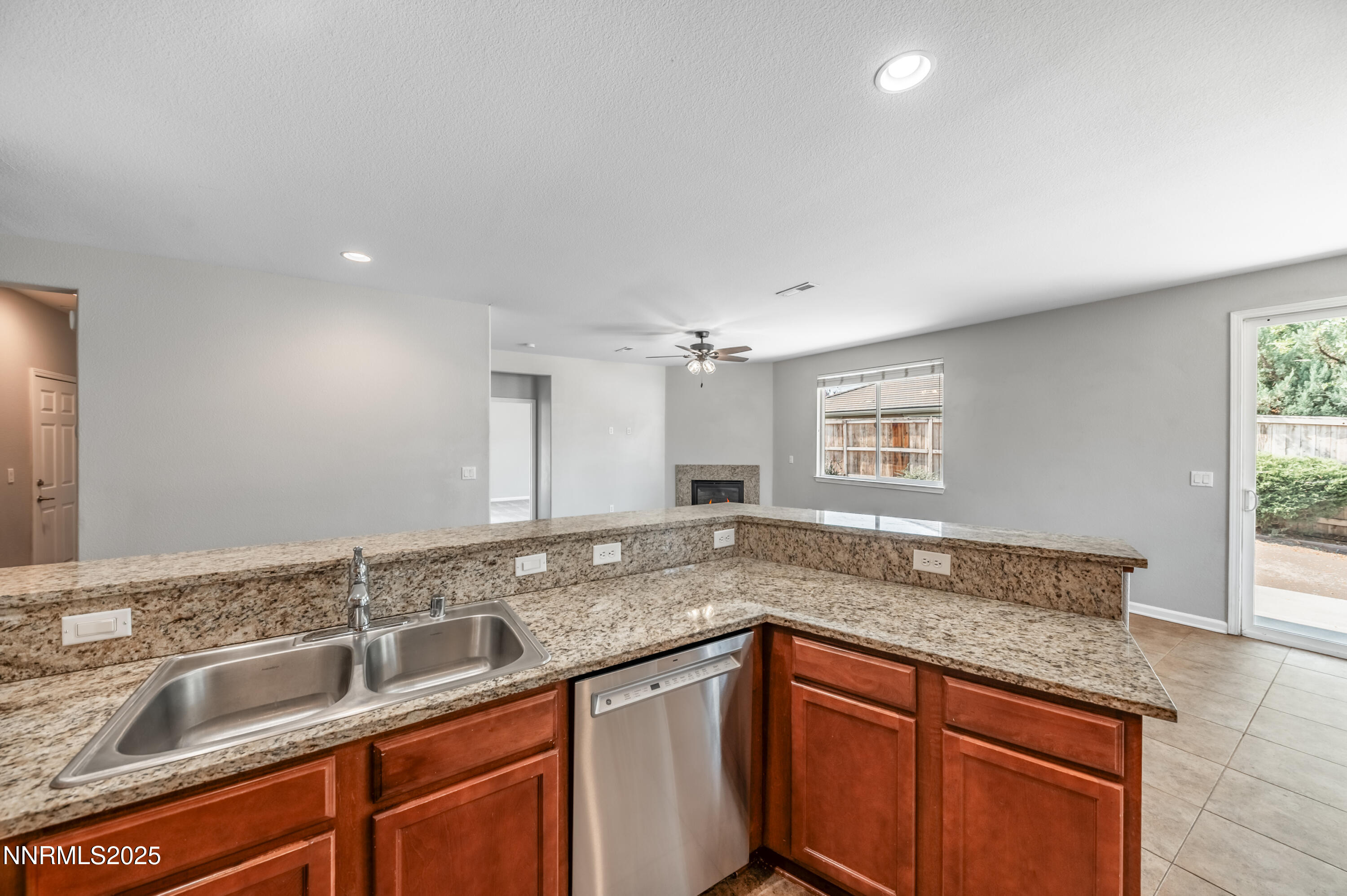 10705 Clear Vista Drive Reno, NV 89521 - Photo 10 of 34 c-1015