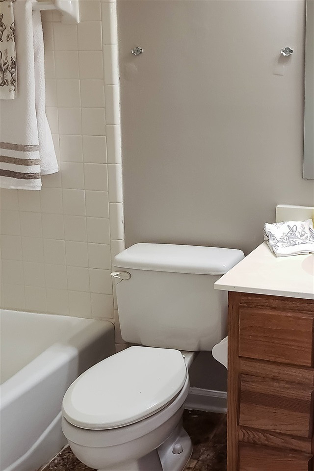 2640 Cottage Circle Raleigh, NC 27613 - Photo 20 of 22 Bathroom