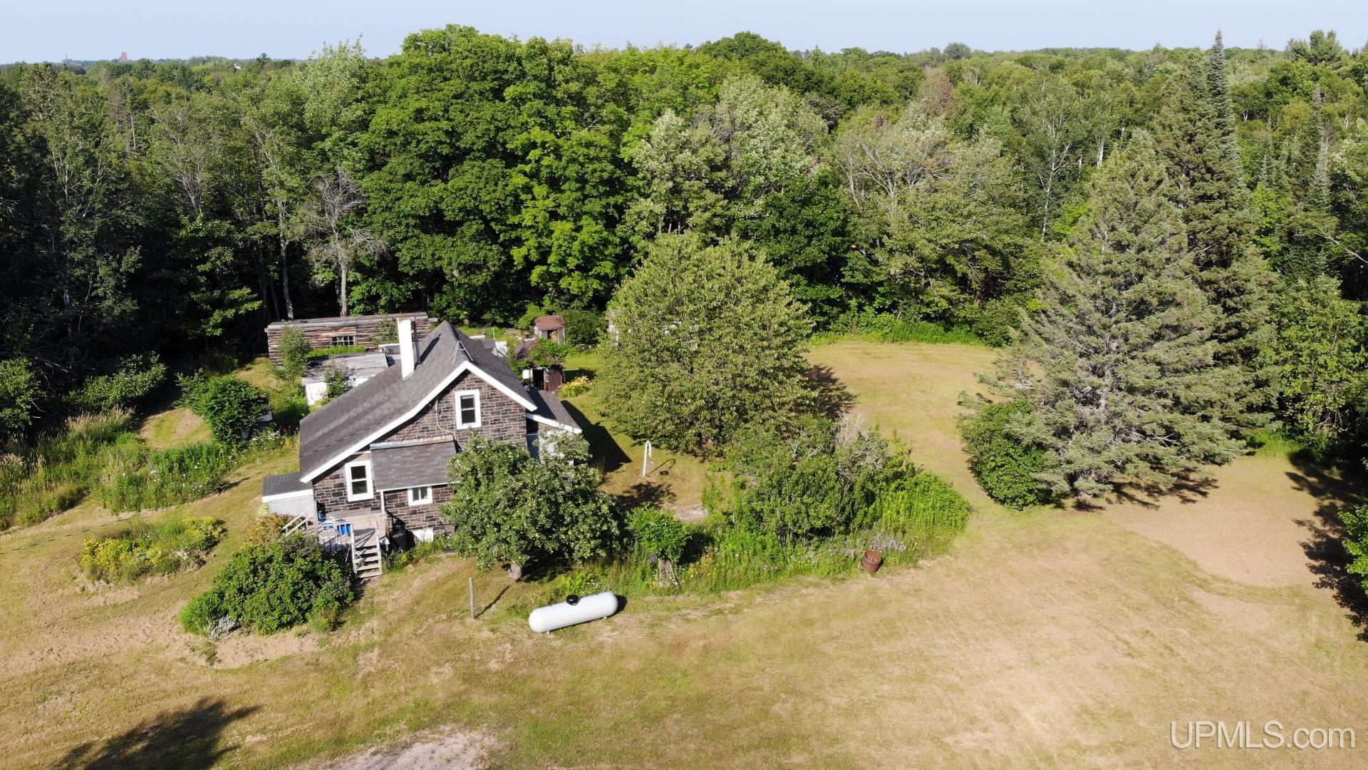 54866 Tecumseh Road Calumet, MI 49913 - Photo 2 of 38