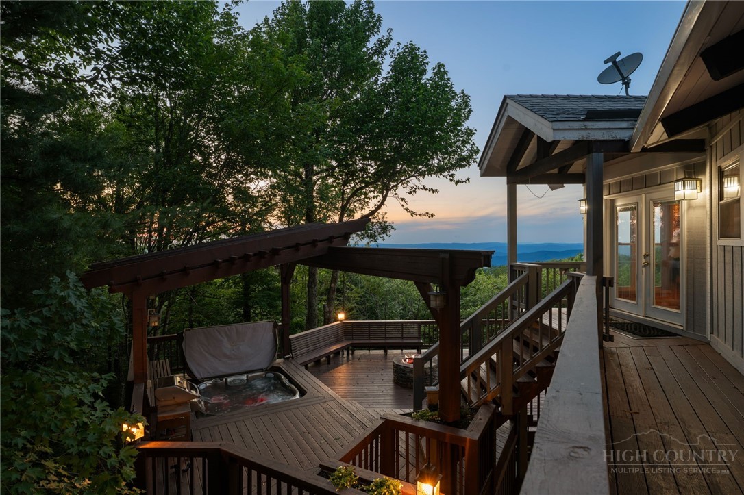 130 Raven Road Beech Mountain, NC 28604 - Photo 5 of 34