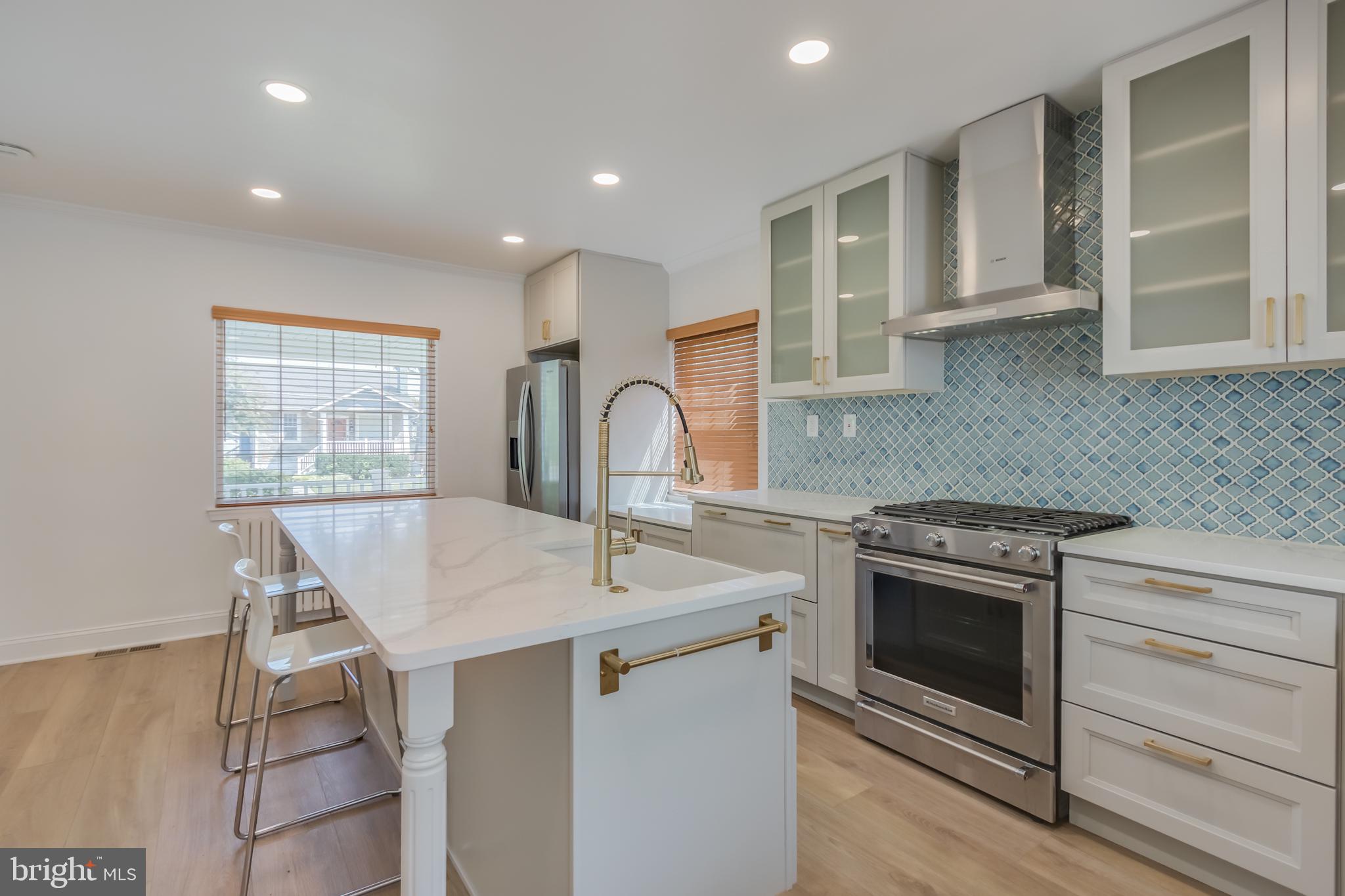 820 Philadelphia Avenue Silver Spring, MD 20910 - Photo 4 of 29 Gallery Image 4