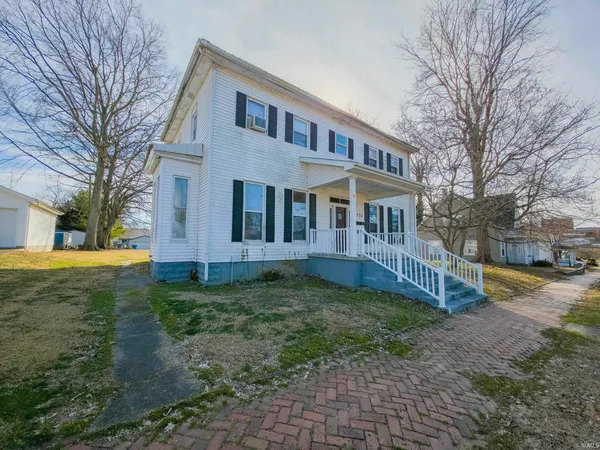 $109,900 | 223 East 3rd Street, Mount Carmel, IL 62863