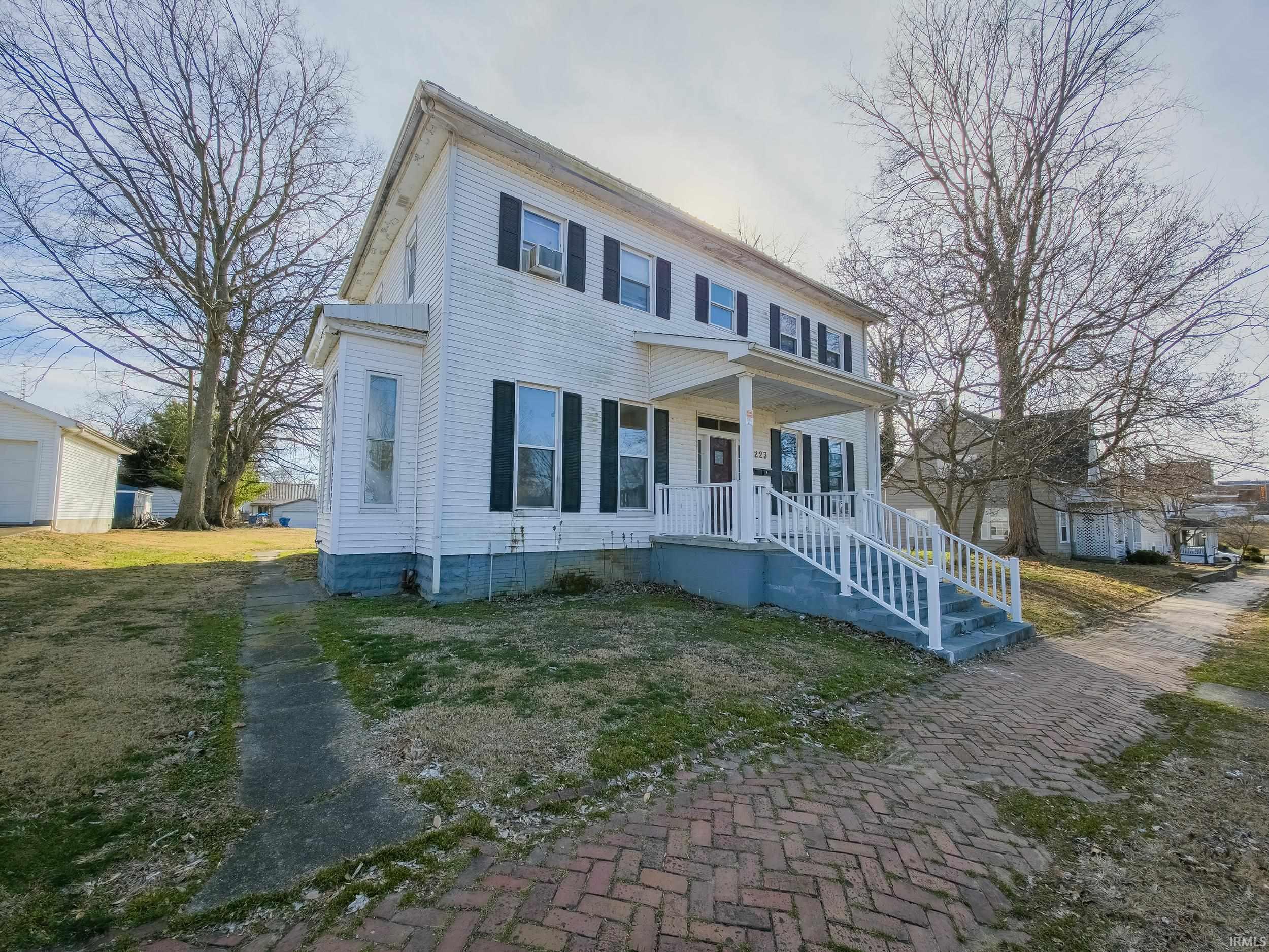 223 East 3rd Street Mount Carmel, IL 62863 - Photo 2 of 11