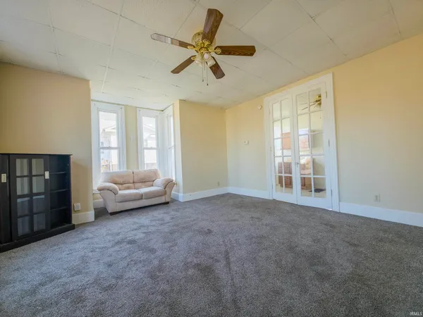 $109,900 | 223 East 3rd Street, Mount Carmel, IL 62863