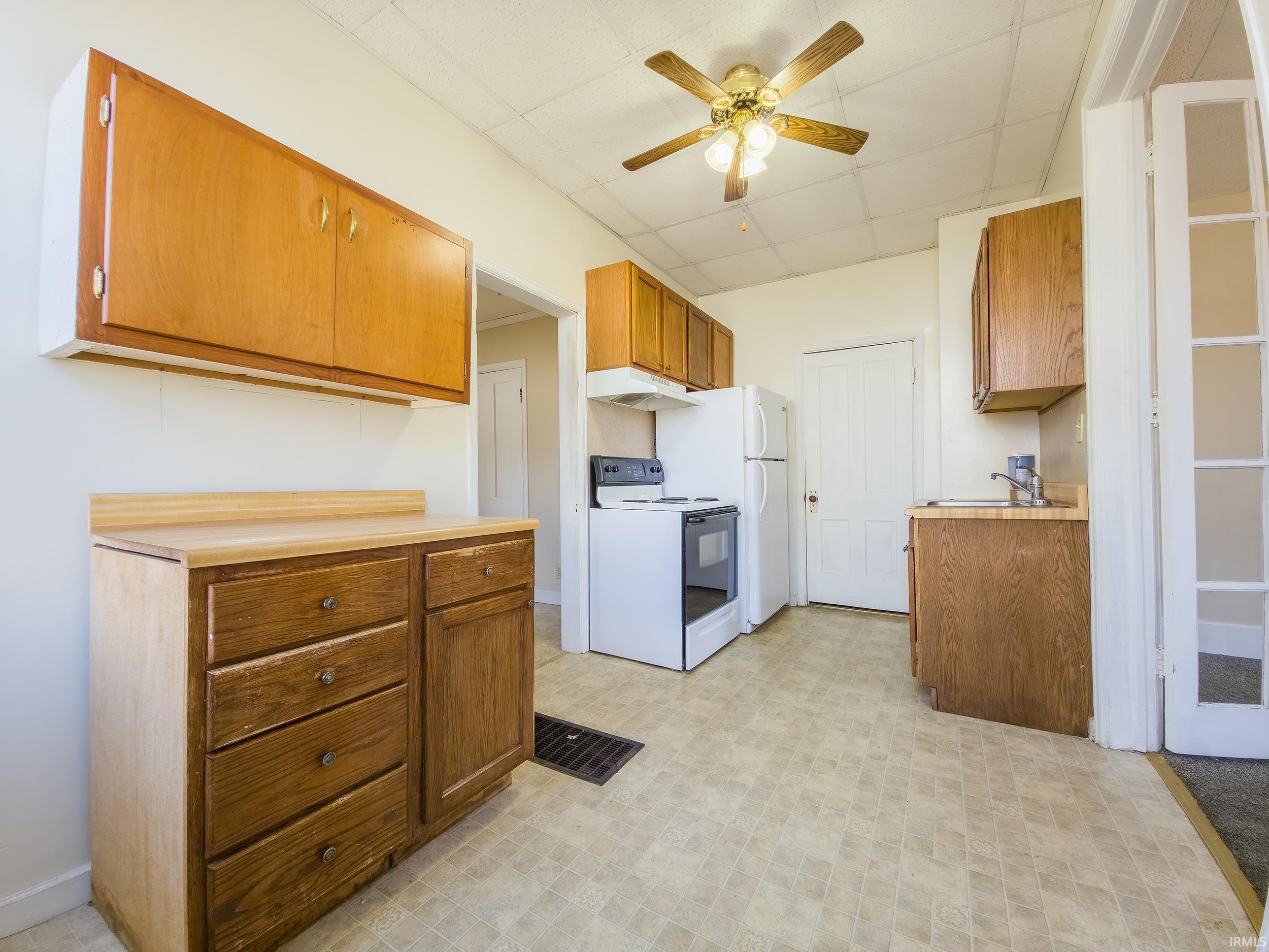 223 East 3rd Street Mount Carmel, IL 62863 - Photo 5 of 11